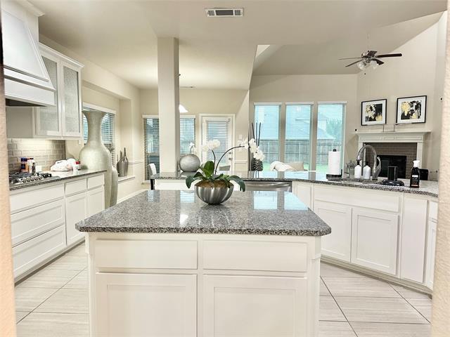 Building Photo - 14529 Marigold Dr