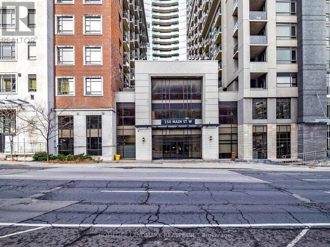 Photo du bâtiment - 150-150 Main St W