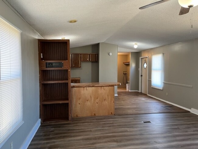Foto del edificio - Renovated 2 Bedroom 2 Bath Home(Trailer) o...