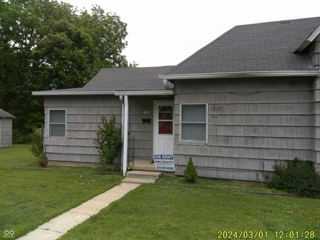 Building Photo - 203 1/2-202 E 1st St