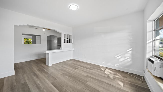 Foto del edificio - 1165 SW 12th St