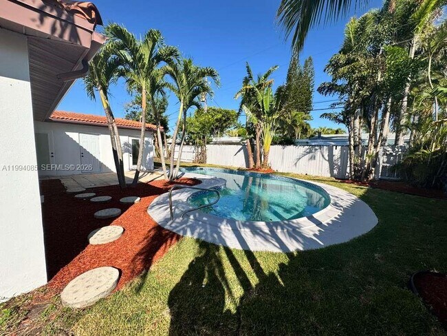 Building Photo - 1401 NW 45th St