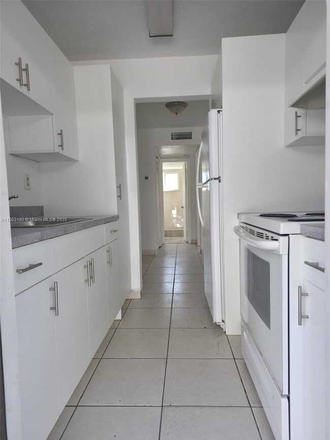 Foto del edificio - 2040 NE 170th St