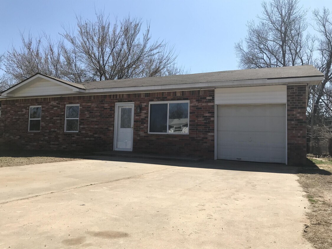 518 W Highland St, Tecumseh, OK 74873 House Rental in Tecumseh, OK