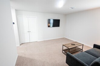 Building Photo - 211 Brazen Forest Trl