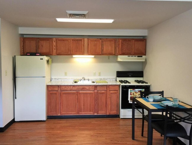Building Photo - 793 Myers Dr