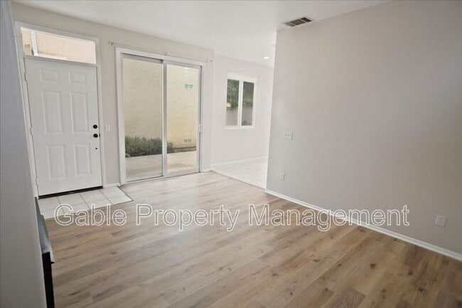 Building Photo - 27870 Crown Ct Cir