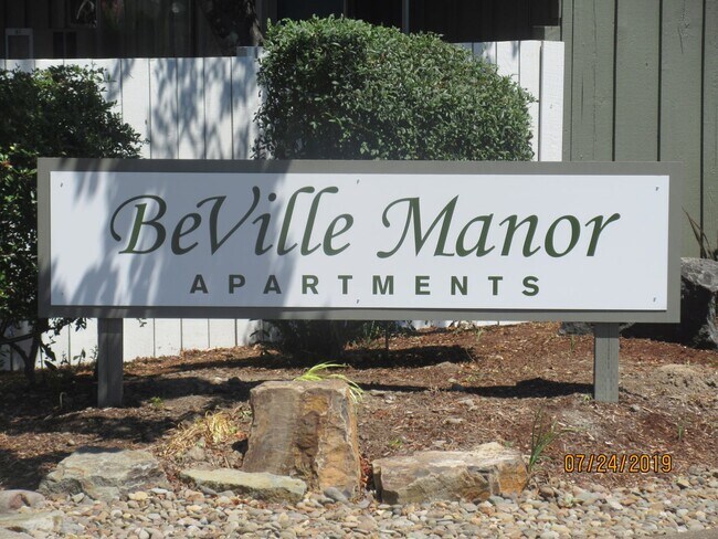 Foto del edificio - (248) BeVille Apartments -  1 Bedroom / 1 ...