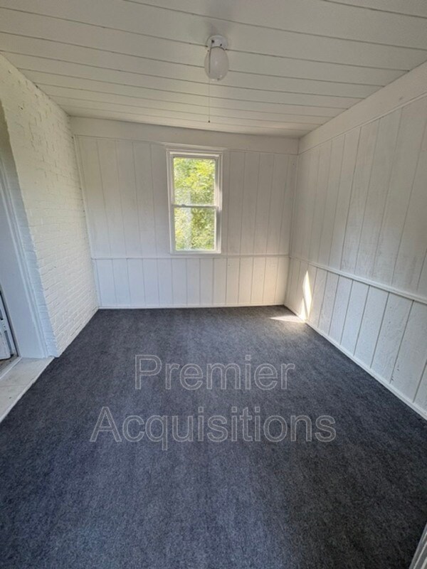 Building Photo - 609 W Mather St