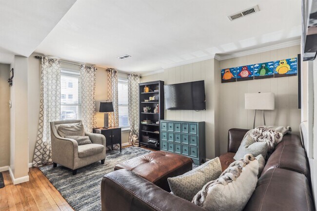 Foto del edificio - 7 Whitman Ave