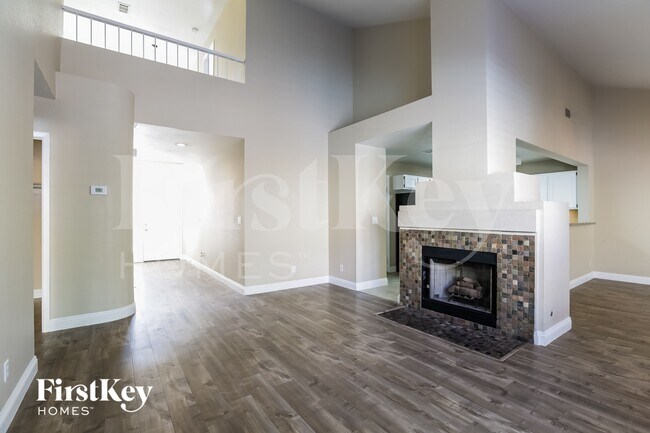 Foto del edificio - 9416 Sierra Summit Ave