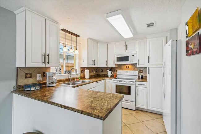 Foto del edificio - 5710 Sunset Ave