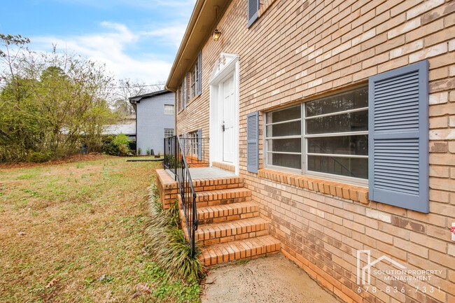 Building Photo - 331 Smyrna Powder Springs Rd SE