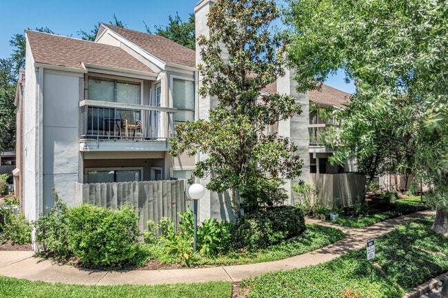 7900 N Stadium Dr - Alternate - Briar Green Condominiums