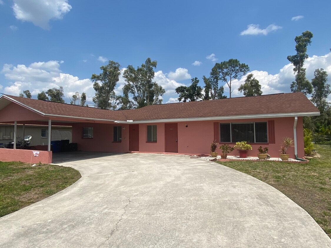 Foto principal - 19209 Tangerine Rd