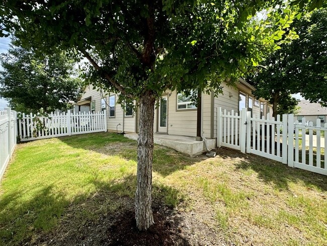 Building Photo - 1701 Logan Dr