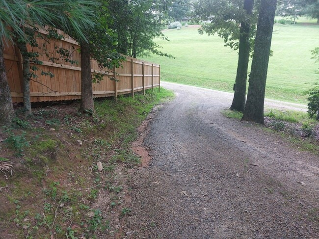 Private driveway - 33 Hoyt Rd