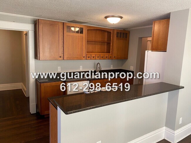 Foto del edificio - 1783 W Dayton Ave