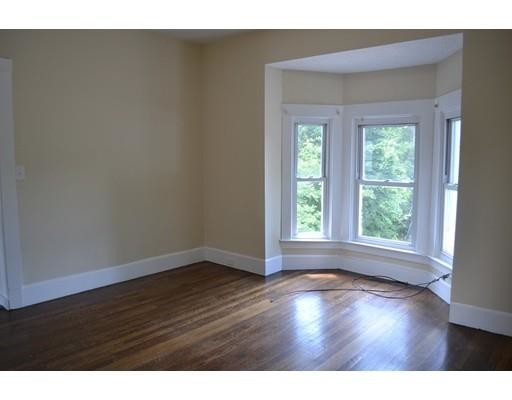 Building Photo - 502 Hollis St
