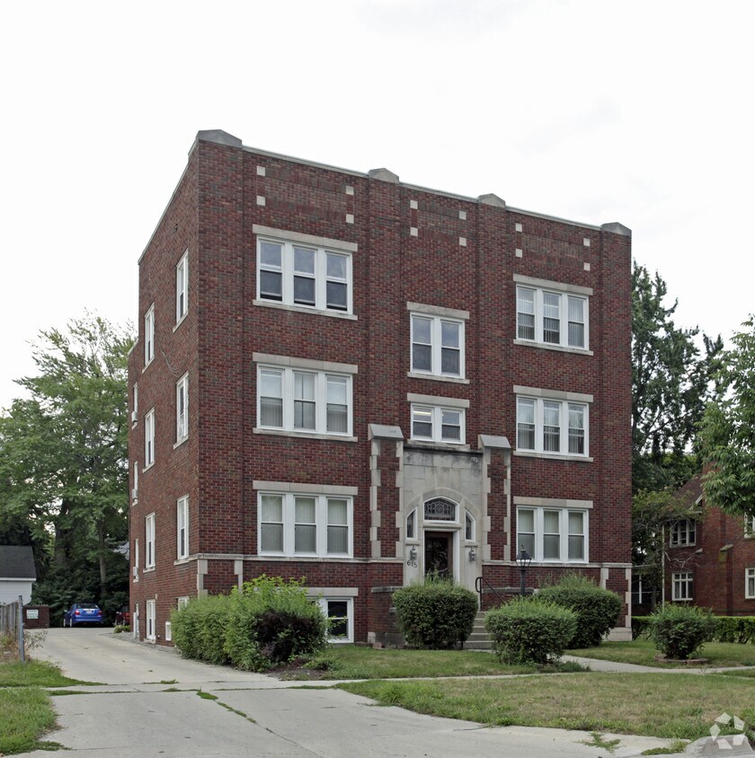 Primary Photo - 615 Washington St