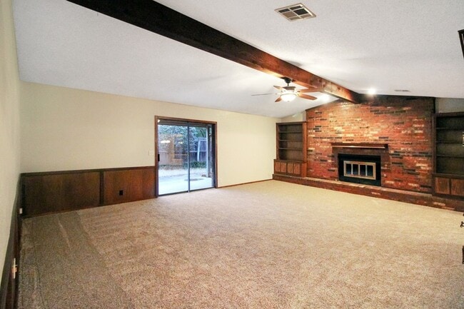 Building Photo - Beautiful Home in Edmond Community