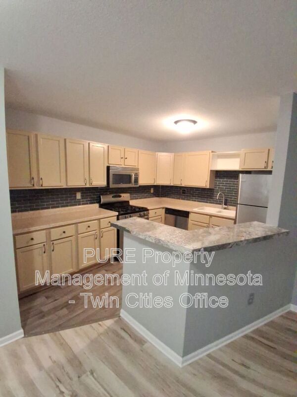 Building Photo - 7448 72nd Ln N