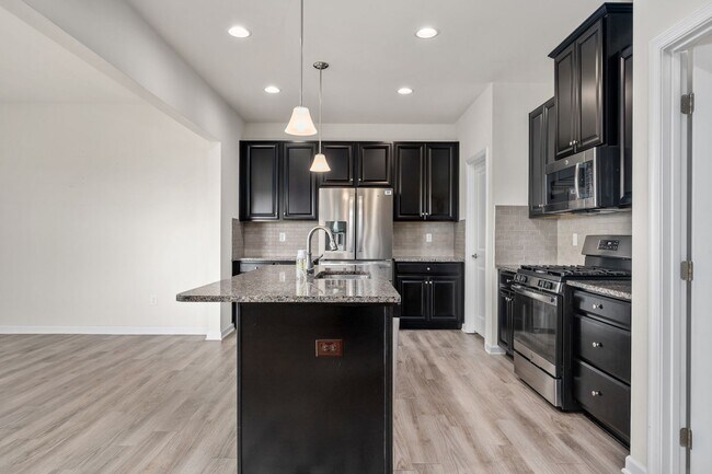 Building Photo - Smithfield Home