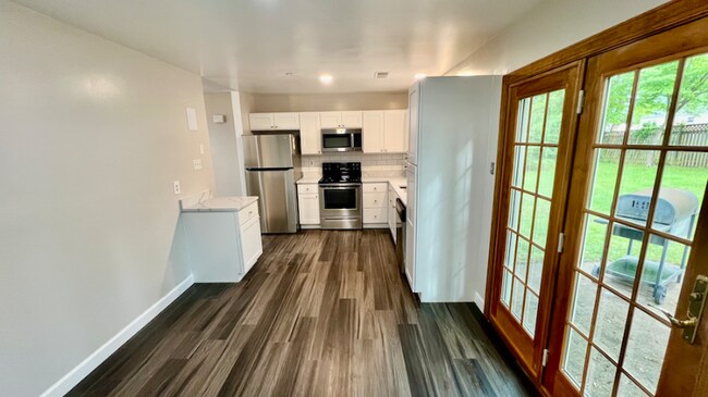 Foto del edificio - 15801 Atomic Ln