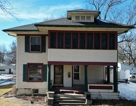 Building Photo - 623 S 4th St