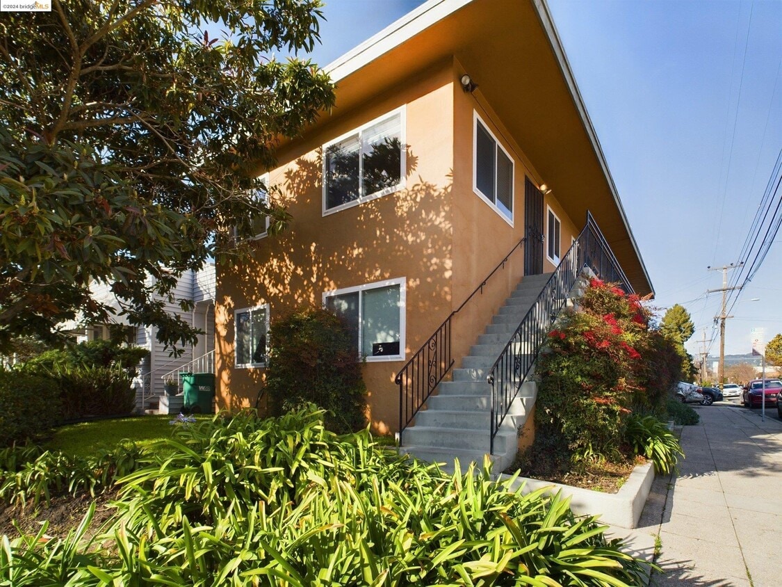 3801 Opal St, Oakland, CA 94609 Room for Rent in Oakland, CA