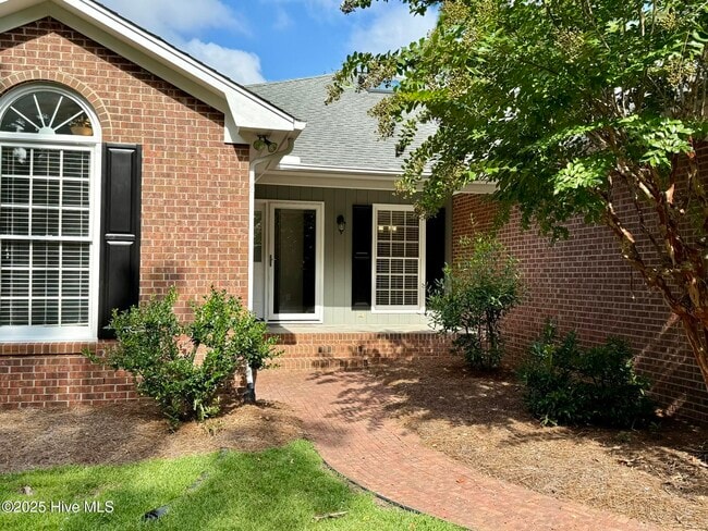 Building Photo - 1475 Monticello Dr