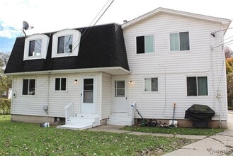 Building Photo - 116 Berehaven Dr