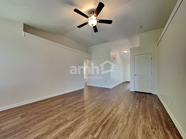 Building Photo - 10351 Chambersburg Dr