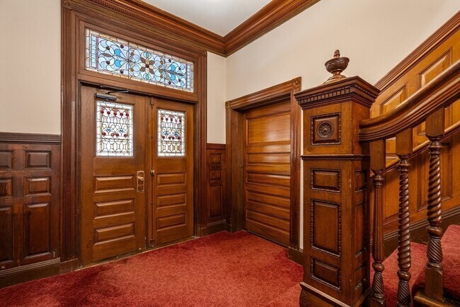 Building Photo - 10 Chester St