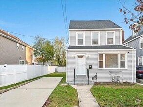 Building Photo - 218 Princeton St