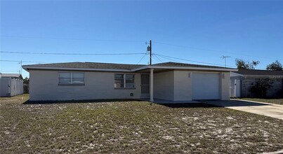 Building Photo - 3838 Beechwood Dr