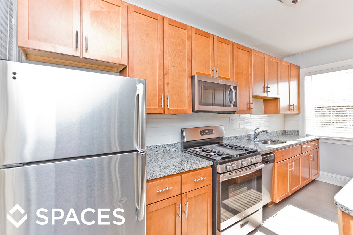 Foto principal - 1100 W Glenlake Ave