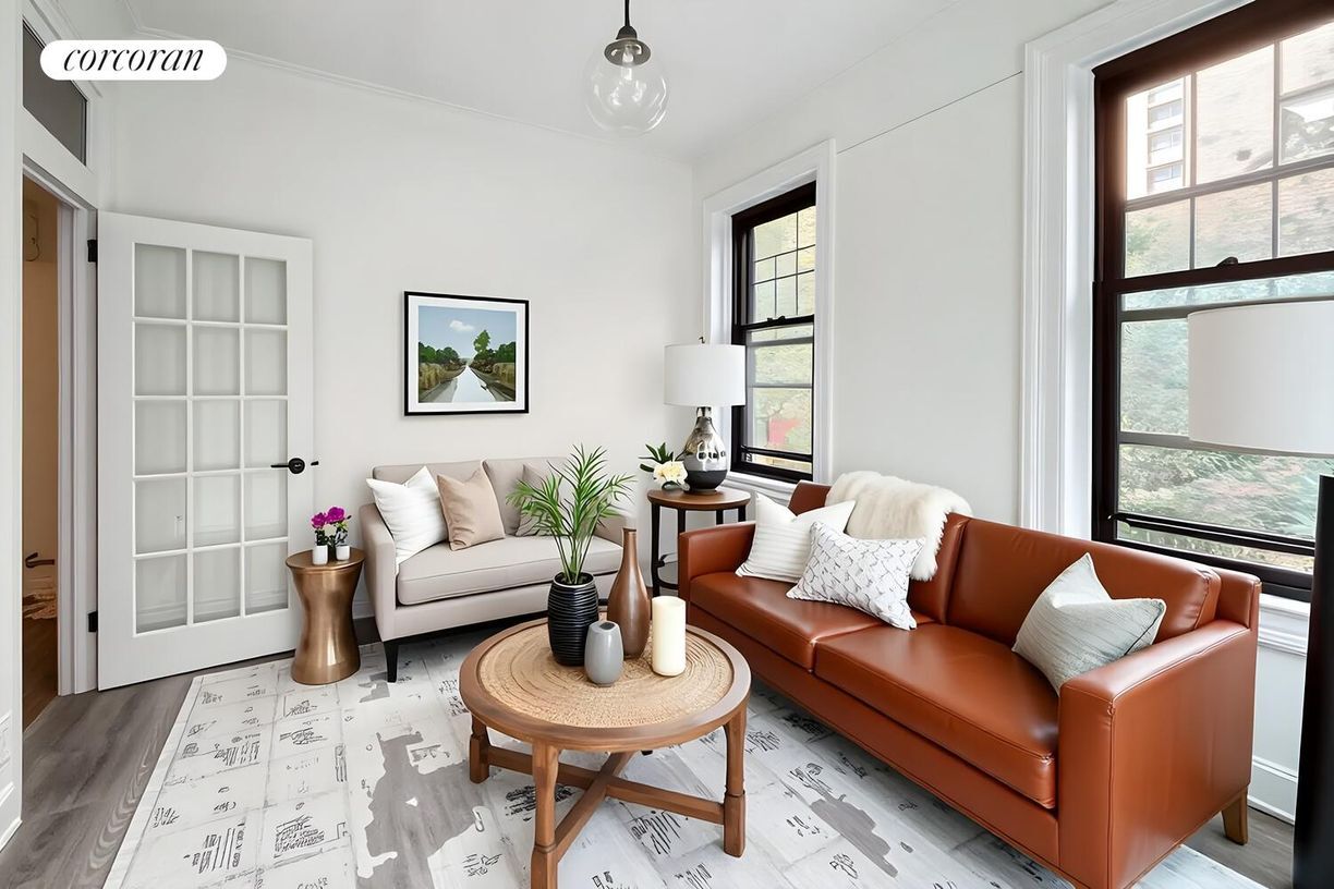 Foto principal - 128 W 13th St