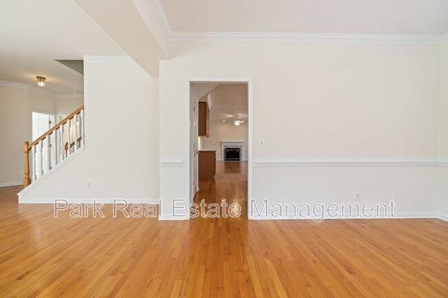 Building Photo - 420 New Parkside Dr