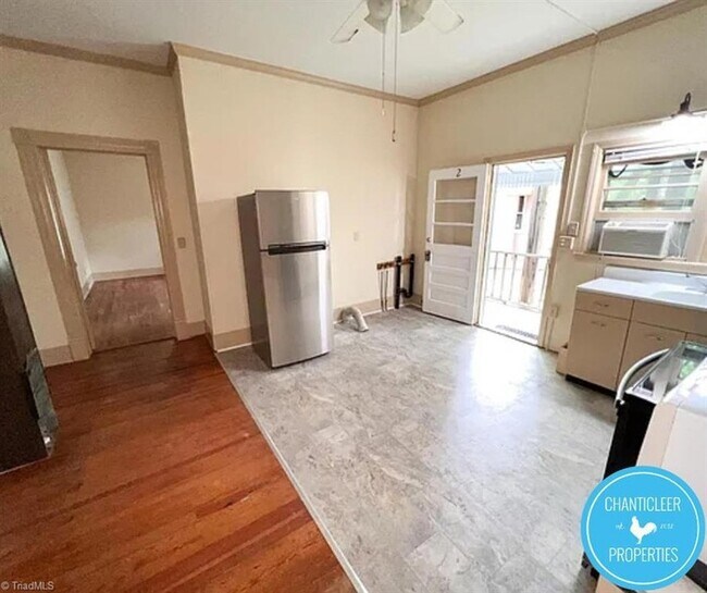 Foto del edificio - 305 Oakwood St