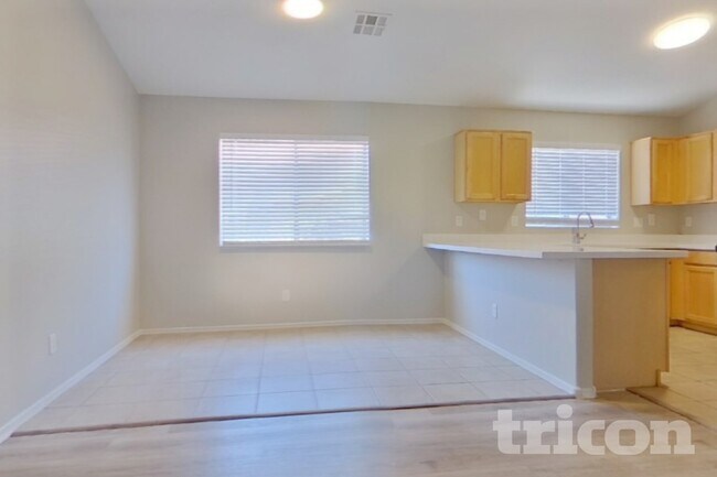 Foto del edificio - 23141 W Ashleigh Marie Dr