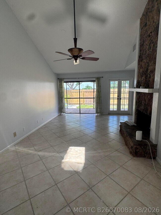 Building Photo - 121 Beaumont Ln