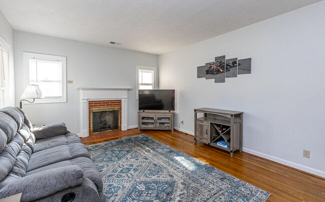 Foto del edificio - 204 Norwood Dr