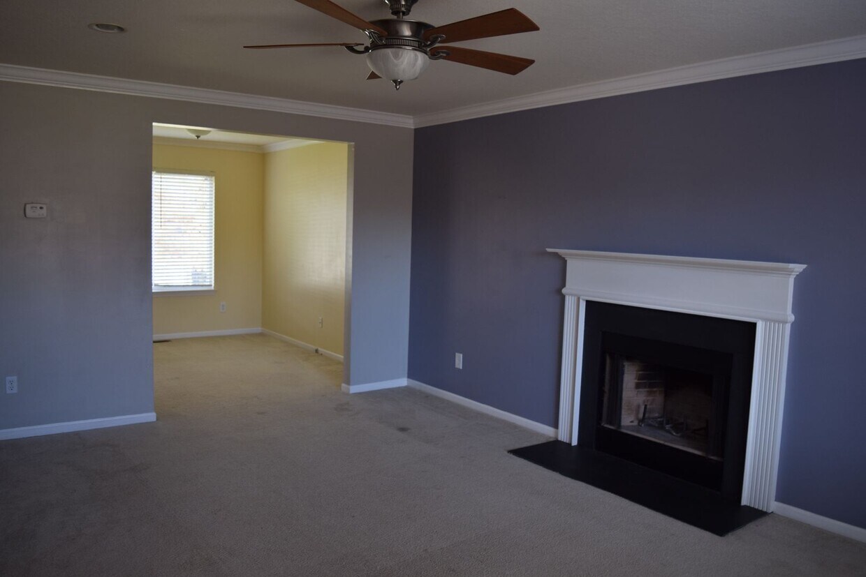 Primary Photo - DON'T MISS THIS AMAZING STEAL IN BROWNSTOWN