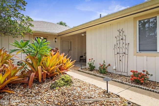 Building Photo - 4 Jasmine Run