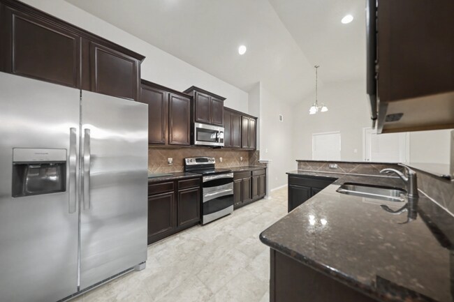 Foto del edificio - 7204 Golden Oak Ln