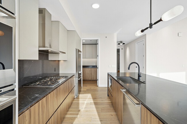 Foto del edificio - 1114 W Carroll Ave