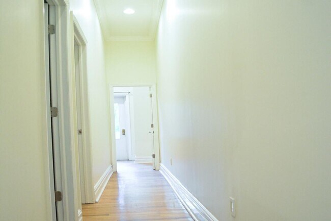 Foto del edificio - 803 Nostrand Ave