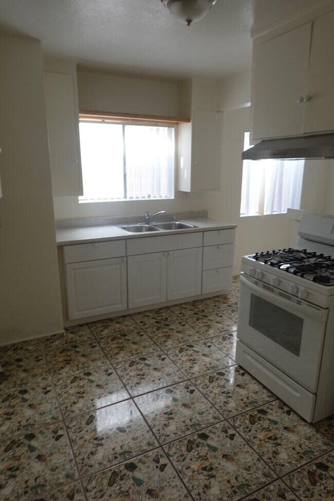 Cocina - 15338 Larch Ave