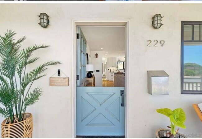 Foto del edificio - 229 Carnation Ave